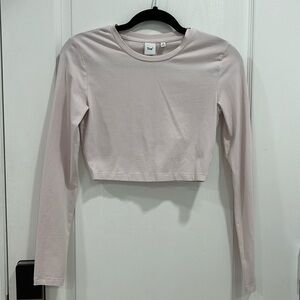 ARITZIA Tna
CHILL ORTIZ CROPPED LONGSLEEVE